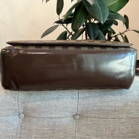 Authentic LOUIS VUITTON Spencer Messenger Bag in Damier Ebene - Picture 7 of 16